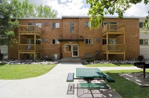 Walnut Park Apartment